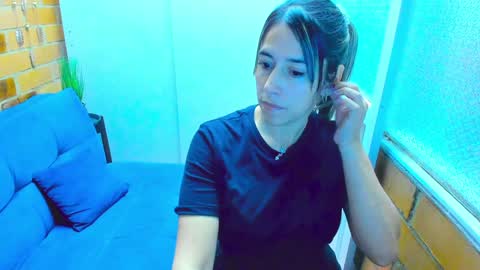 Penelope online show from December 18, 6:25 pm