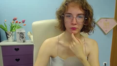 Snapshot of penny_lust chatting on September 16, 6:43 am Penny online show from September 16, 6:43 am