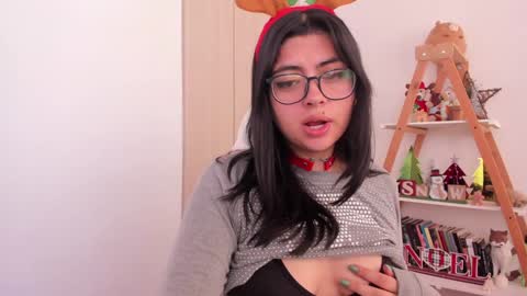 Sarah Ana Banana online show from December 19, 4:24 pm