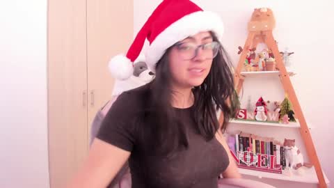 Sarah Ana Banana online show from December 16, 3:22 pm