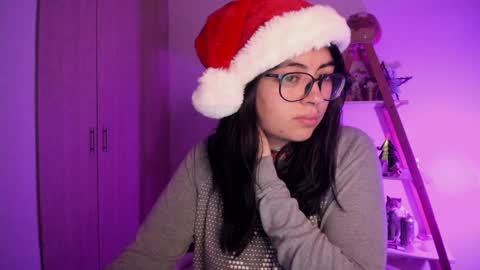 Sarah Ana Banana online show from December 13, 9:47 am