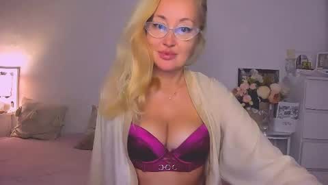 sweetdream eva online show from May 19, 12:39 am