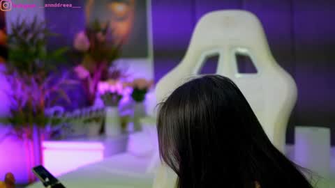 Dee online show from November 5, 3:28 pm