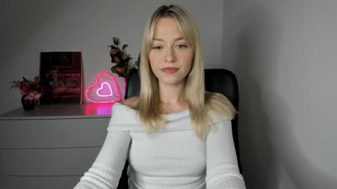Cindy online show from December 6, 6:26 am