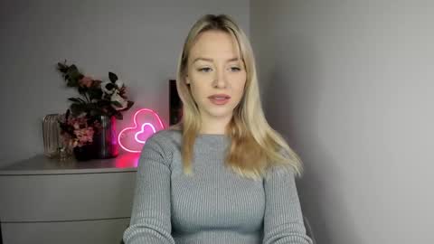 Cindy online show from December 15, 7:02 am