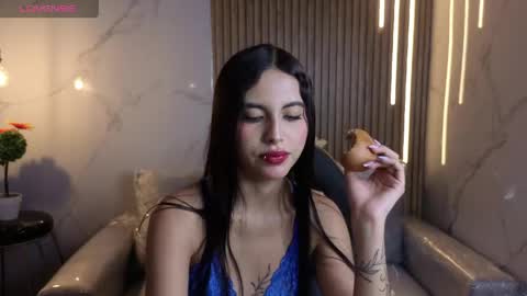 perla_lovely online show from May 11, 1:02 pm