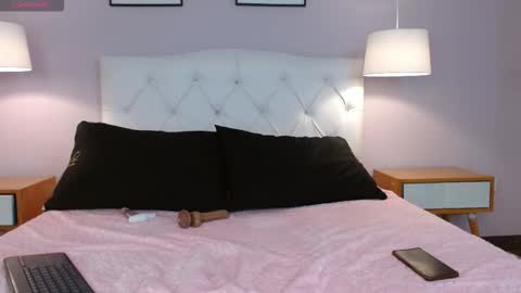 Persefone  online show from March 3, 11:38 am