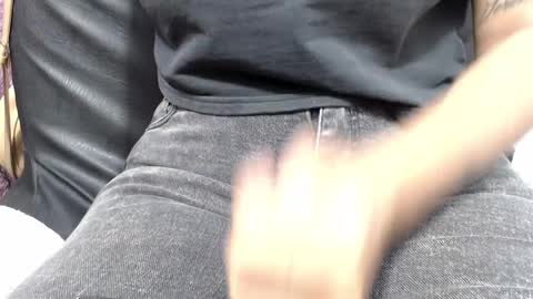 Snapshot of pervert_suseth chatting on January 7, 3:54 pm Suseth online show from January 7, 3:54 pm