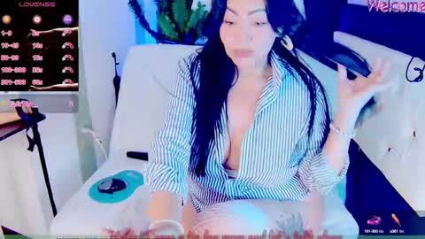 Snapshot of pervertmom_ chatting on February 10, 5:03 am ESMERALDA online show from February 10, 5:03 am