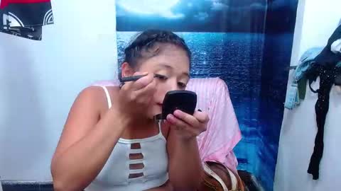 Snapshot of pervertt_linda chatting on September 29, 4:45 pm Linda online show from September 29, 4:45 pm