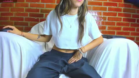 petite_amor online show from February 10, 7:17 pm