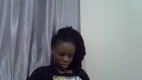 petite_melan online show from October 29, 7:05 pm