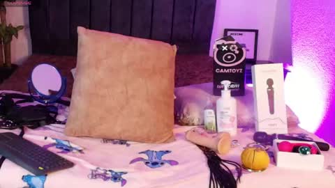 petite_pepper18 online show from May 20, 4:37 pm