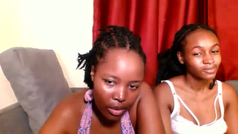 petite_queen001 online show from March 25, 3:56 am