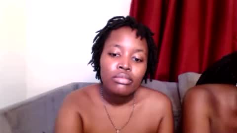 petite_queen001 online show from March 29, 4:00 am