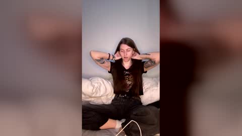 I am very new and dont know what im doing lol online show from March 27, 11:27 pm