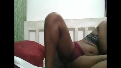 petitesweetchiq online show from March 25, 7:17 pm