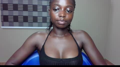 petitexxebony online show from May 26, 1:49 am