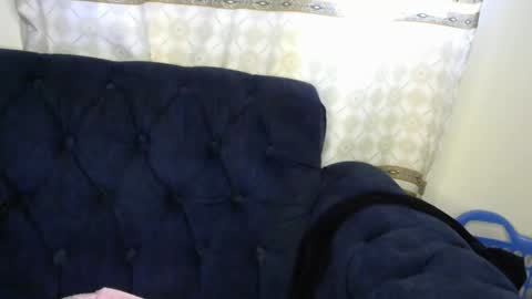 petitte_gyaal online show from November 20, 4:46 am