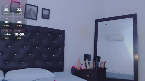 petitteslutt_ online show from September 25, 10:51 pm