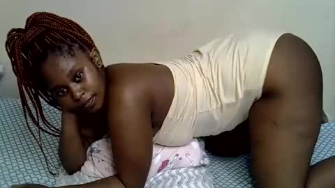 pettite_gal online show from May 13, 4:57 pm