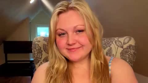 PhatAssBlond online show from May 3, 9:07 pm