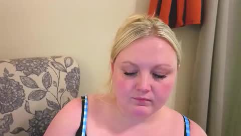 PhatAssBlond online show from April 29, 10:48 pm