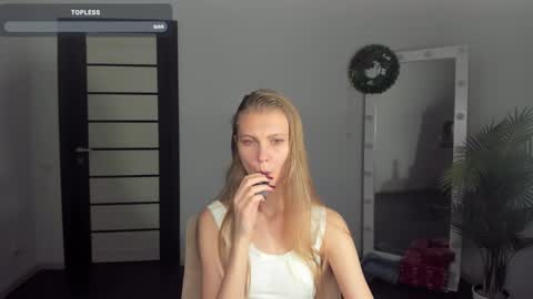 Phoebe online show from January 8, 4:23 am