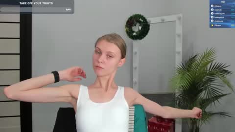 Phoebe online show from December 6, 12:27 pm