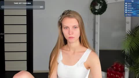 Phoebe online show from December 18, 11:13 am