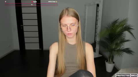 Phoebe online show from October 8, 10:41 am