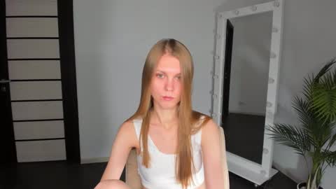 Phoebe online show from January 25, 12:08 pm