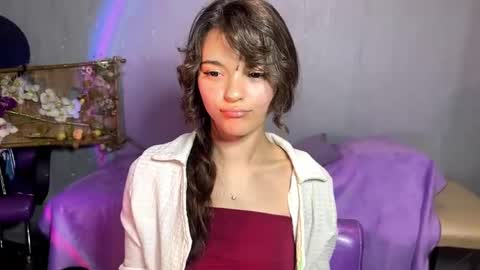 Lola online show from May 13, 3:18 pm