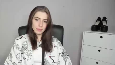 Snapshot of pia_desire chatting on October 19, 6:37 am P I A online show from October 19, 6:37 am