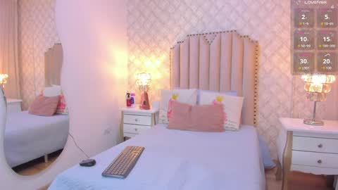    online show from March 31, 11:43 am