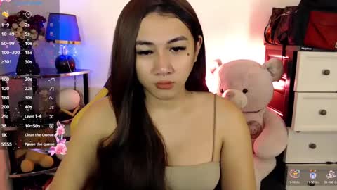Snapshot of pia_worthsback chatting on February 14, 10:17 am Pia online show from February 14, 10:17 am