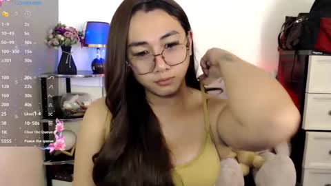 Snapshot of pia_worthsback chatting on February 10, 10:09 pm Pia online show from February 10, 10:09 pm