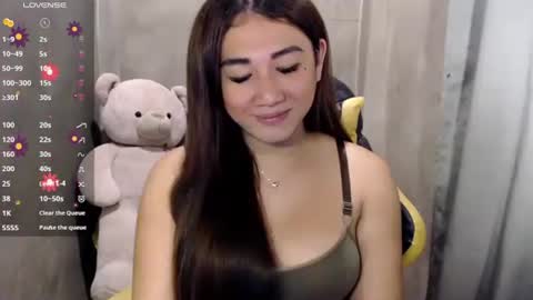 Snapshot of pia_worthsback chatting on September 12, 11:18 am Pia online show from September 12, 11:18 am