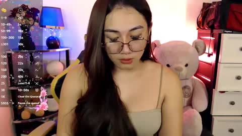 Snapshot of pia_worthsback chatting on February 13, 11:39 am Pia online show from February 13, 11:39 am