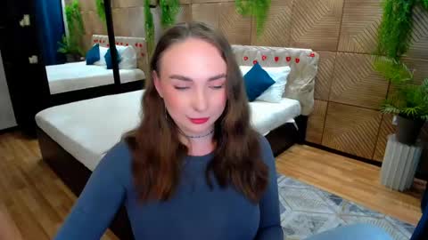 Emelie online show from May 12, 7:31 pm