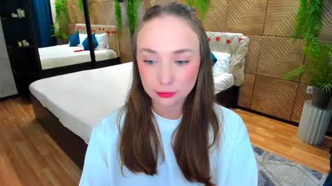 Emelie online show from July 7, 7:27 pm
