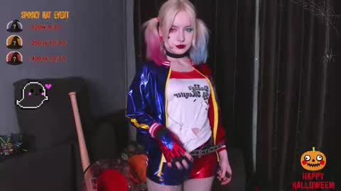 piginnya online show from October 31, 4:11 pm