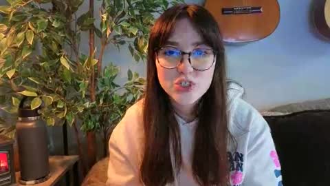 PilloGoddess online show from May 7, 10:08 am