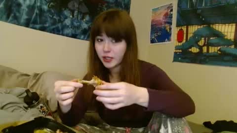 Snapshot of pillogoddess chatting on February 3, 6:34 am PilloGoddess online show from February 3, 6:34 am