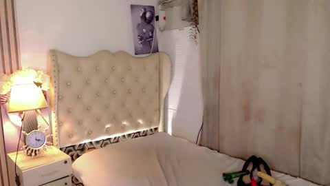 Ivy Morningstar online show from December 12, 7:59 pm