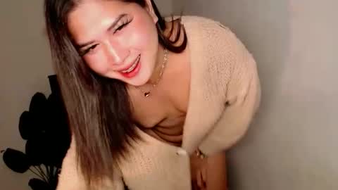 Ivy Morningstar online show from May 11, 2:02 am