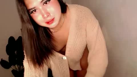 Ivy Morningstar online show from May 8, 1:42 am