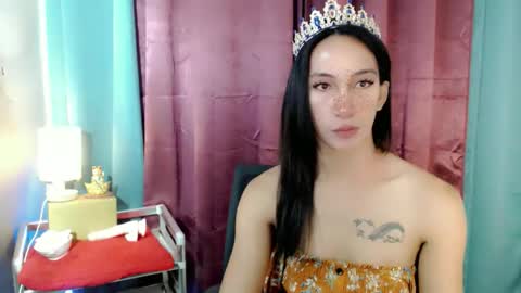 lucyLove online show from May 14, 3:01 am