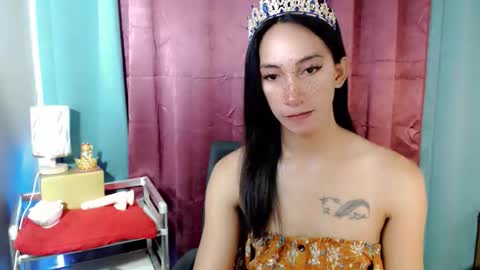 lucyLove online show from May 25, 3:38 am
