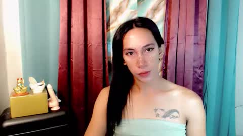 lucyLove online show from November 10, 3:23 am